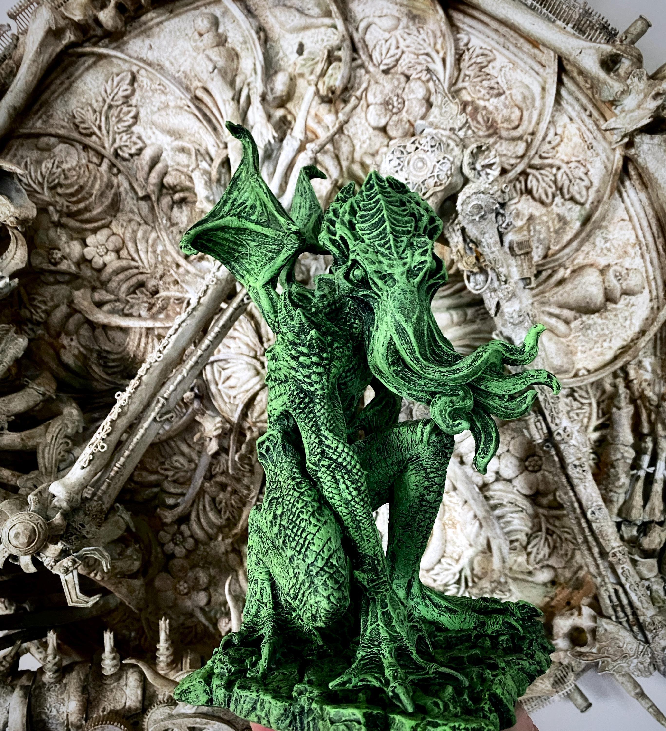 H.P. Lovecraft’s Cthulhu Rising Statue, Hand Painted Sculpture | Cthulhu Mythos Monster Figurine | Lovecraftian Horror Decor and Gamer Gift