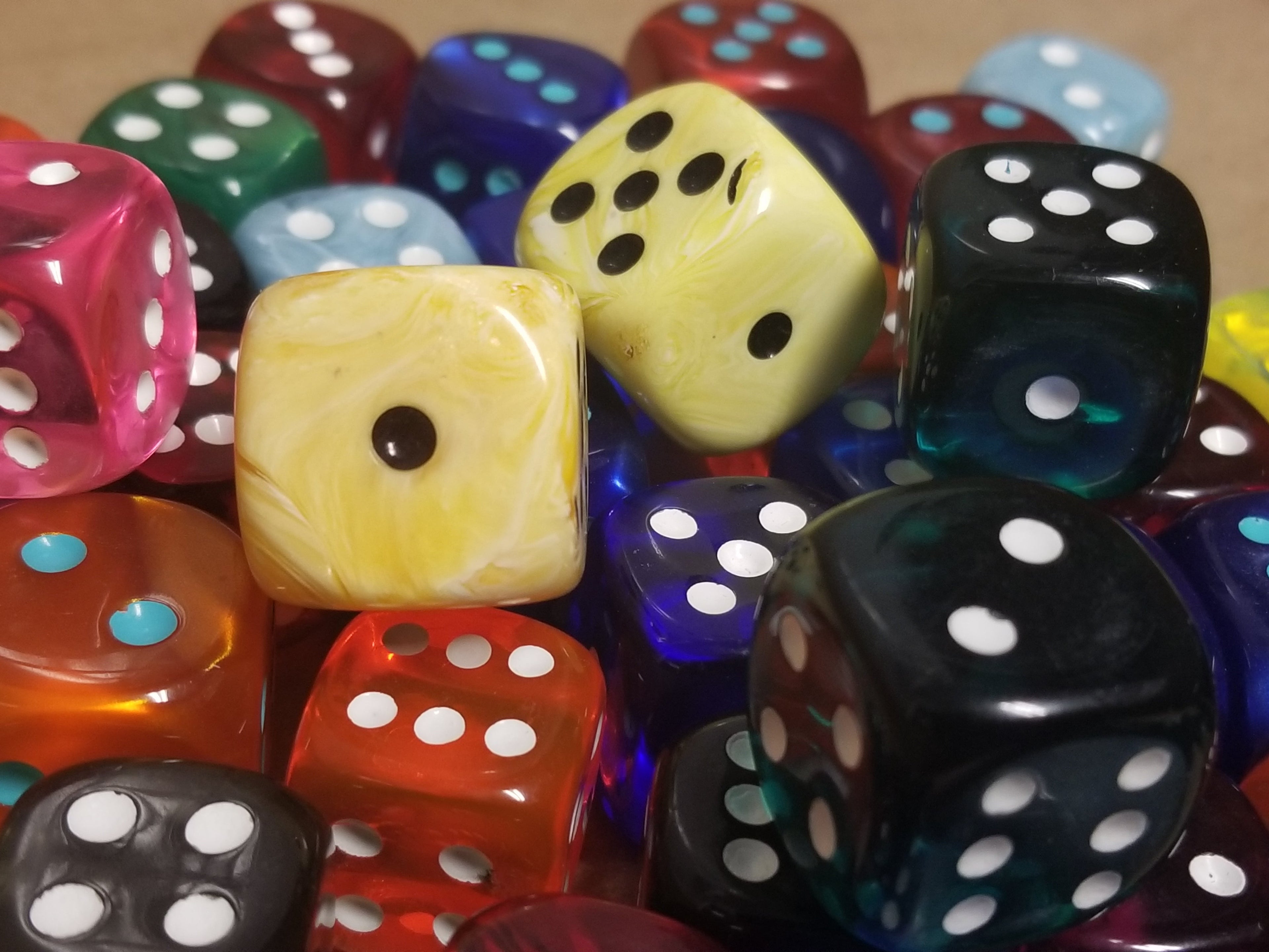 Factory-Second 20mm or 22mm Assorted Colors d6 (Random color)
