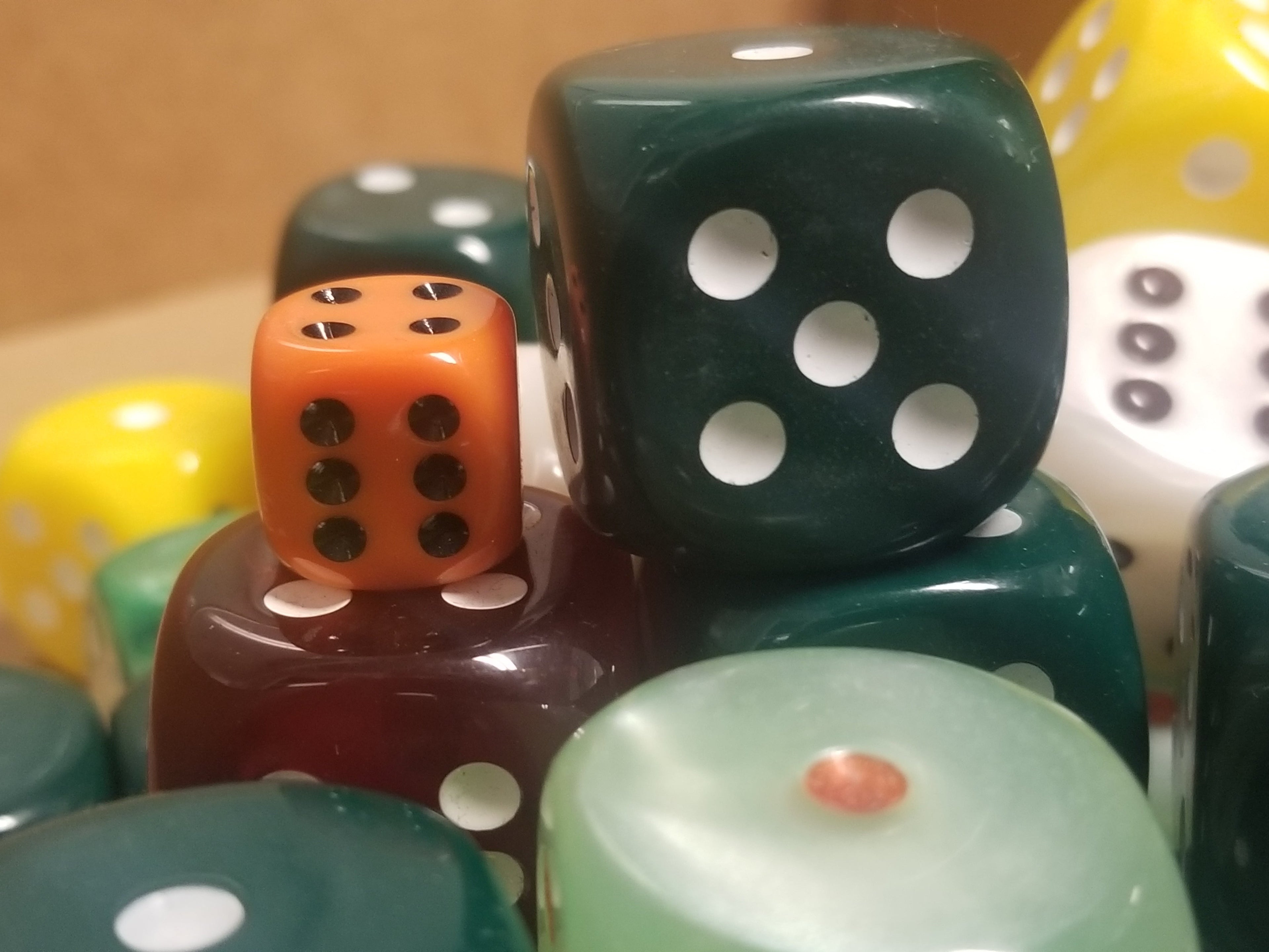 Factory-Second 30mm Assorted Colors d6 (Random color)