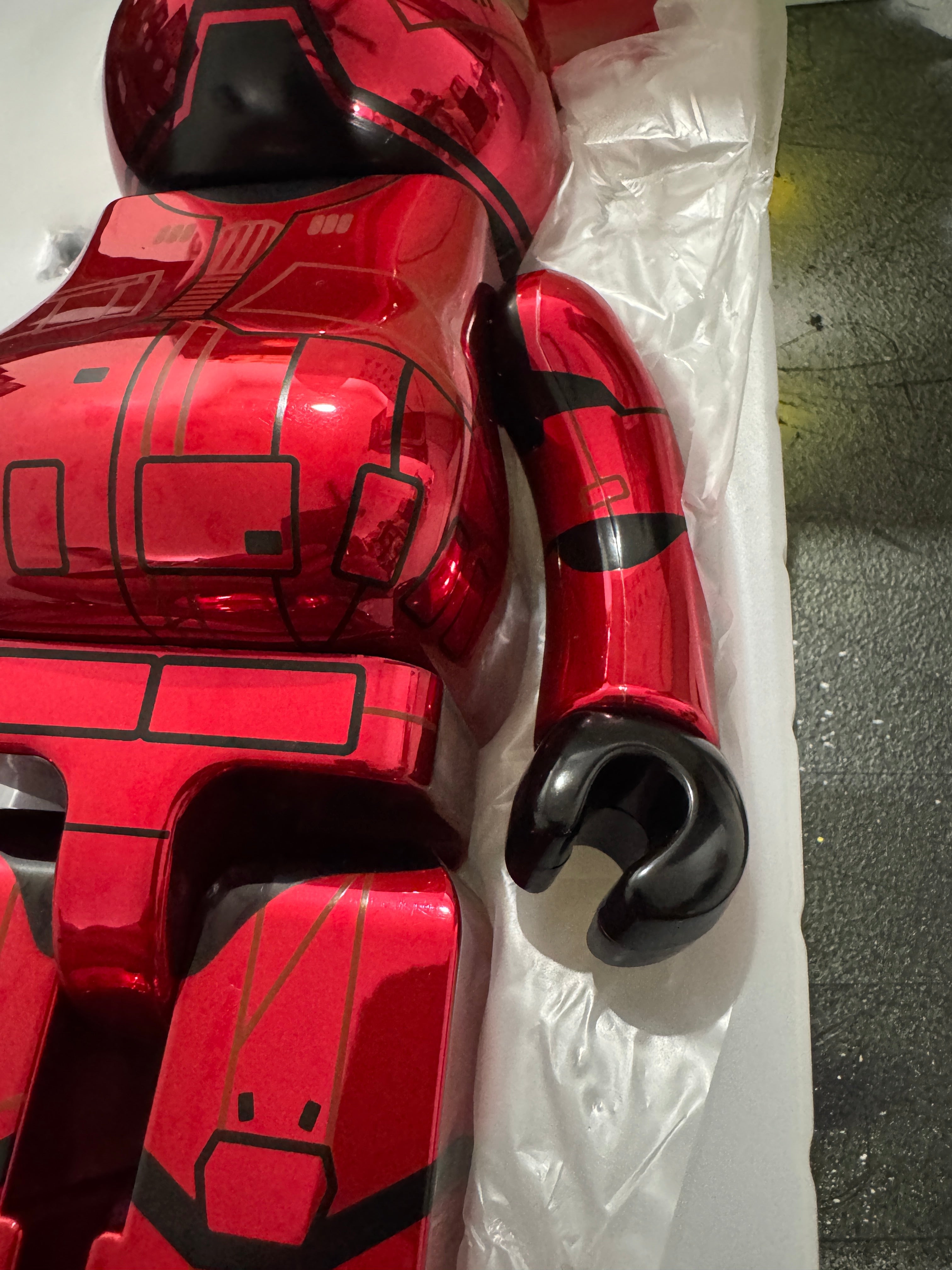 Medicom Bearbrick Star Wars Sith Trooper Chrome Version 400% and 100% Grail