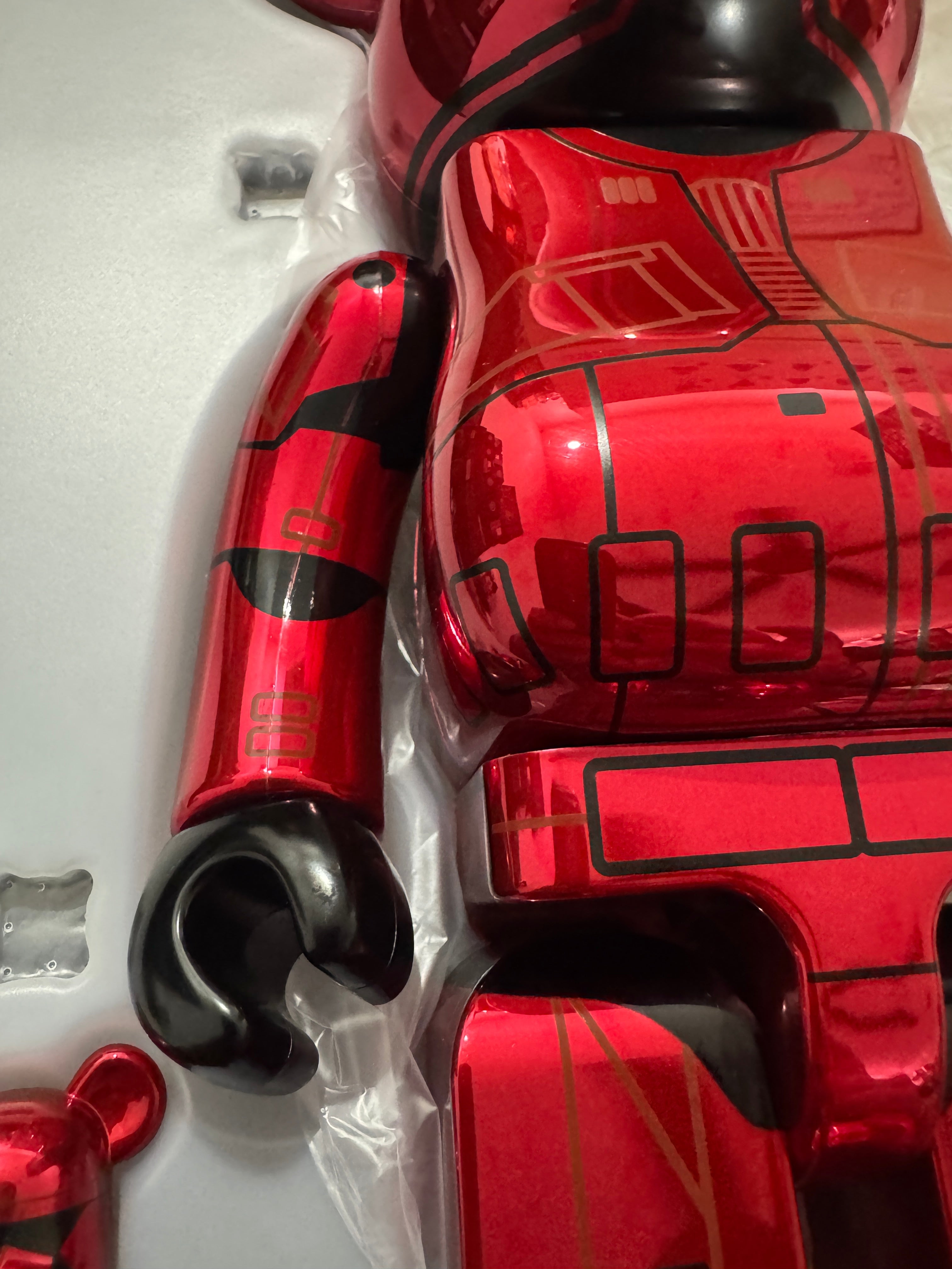 Medicom Bearbrick Star Wars Sith Trooper Chrome Version 400% and 100% Grail