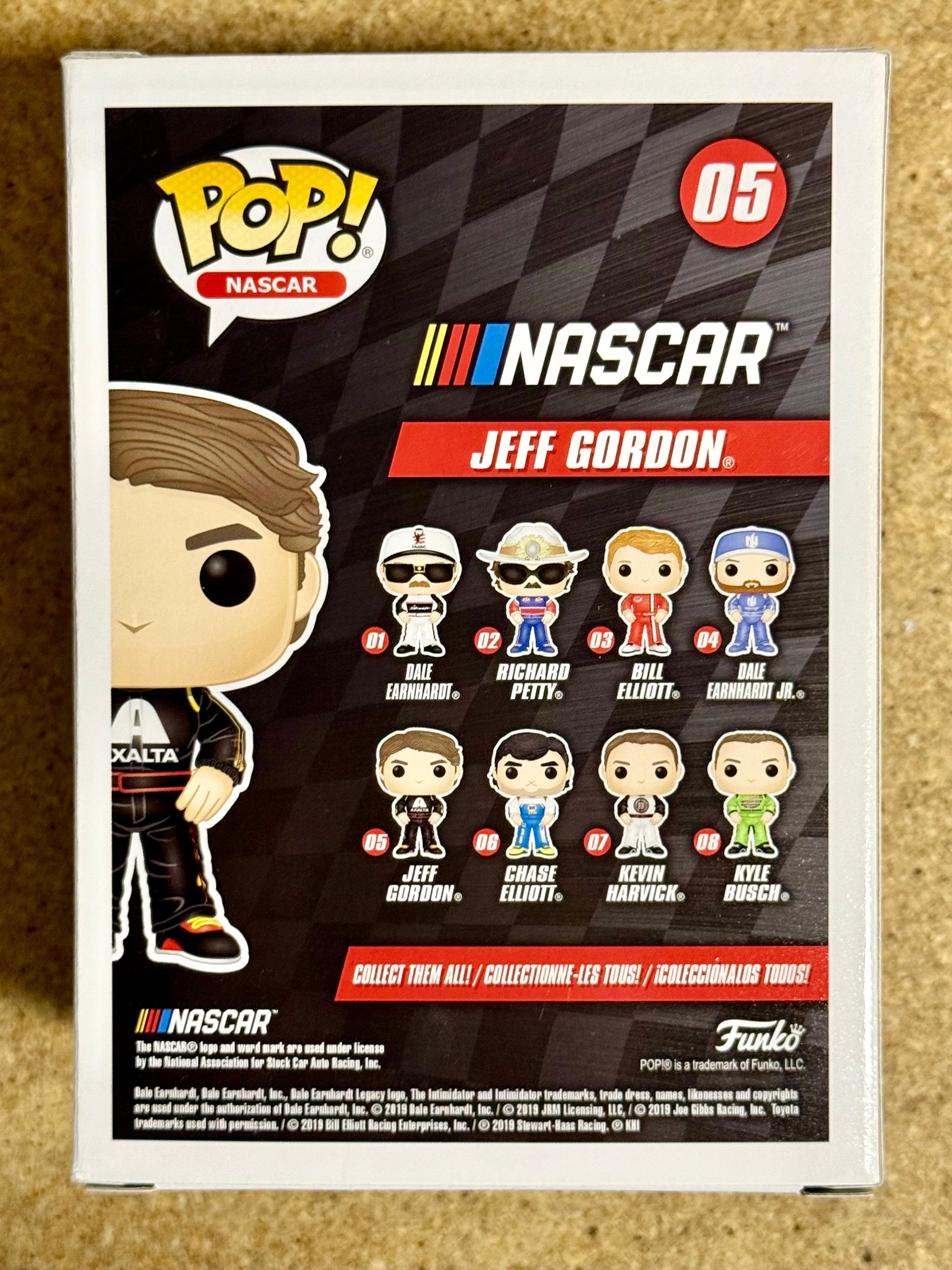 Funko Pop! NASCAR Jeff Gordon #05 Axalta Racing Car Driver 2019