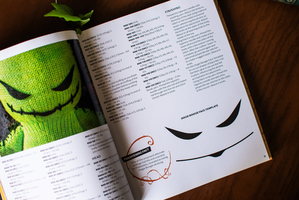 Disney Tim Burton's The Nightmare Before Christmas: The Official Knitting Guide to Halloween Town and Christmas Town
