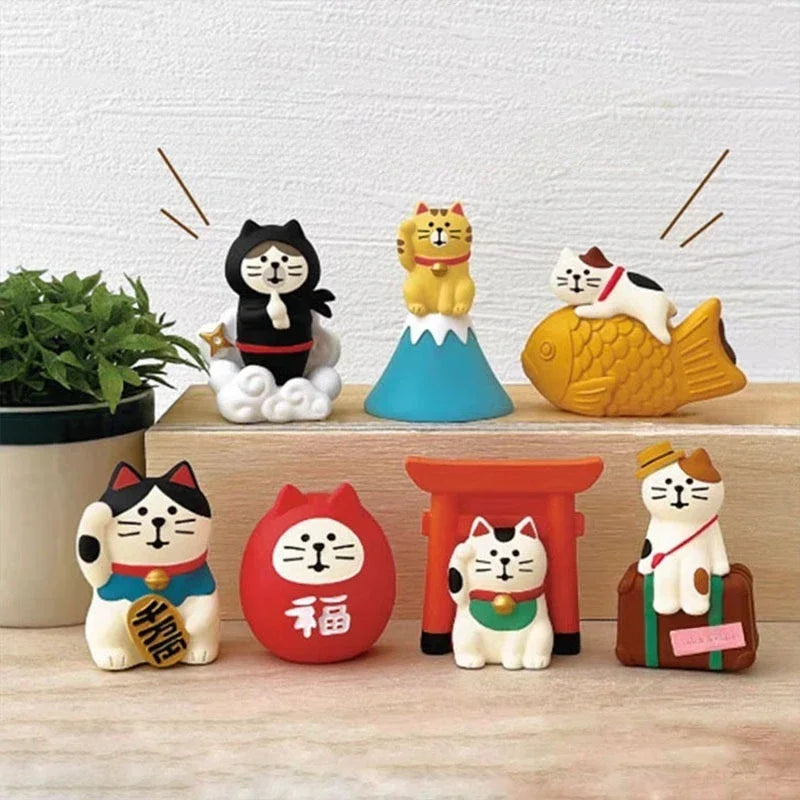 Japanese Cat Statue - Resin Animal Figurine for Desk Decor Tourist group series Collectible Cute Anime Cat Gift for Travelers