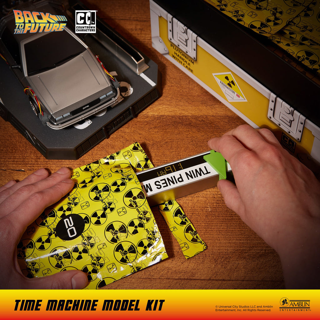 Back to the Future: Time Machine Countdown Character Model Kit