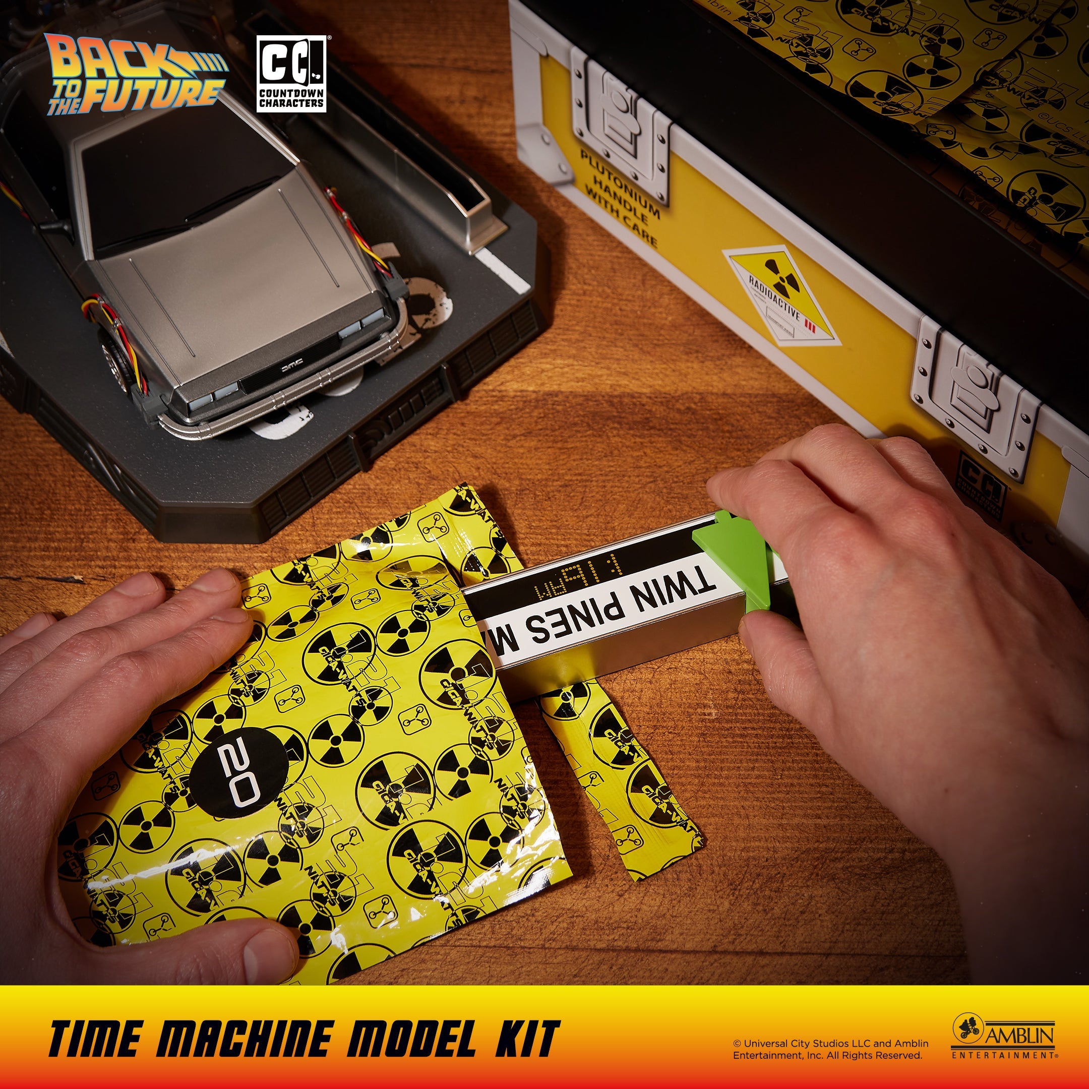 Back to the Future: Time Machine Countdown Character Model Kit
