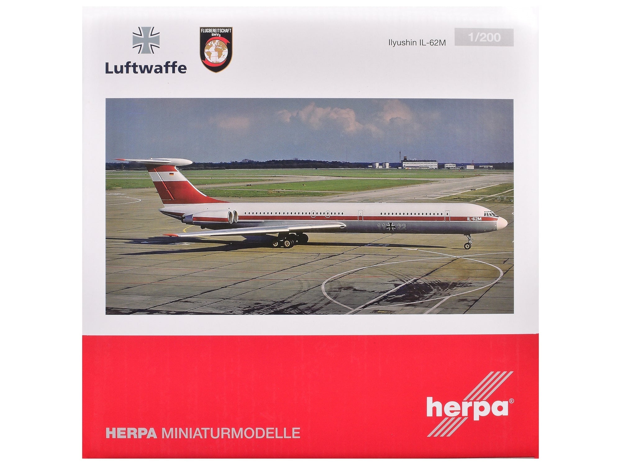 Ilyushin IL-62M Commercial Aircraft "German Luftwaffe" (11+22) White with Red Stripes 1/200 Diecast Model Airplane by Herpa  free shipping USA