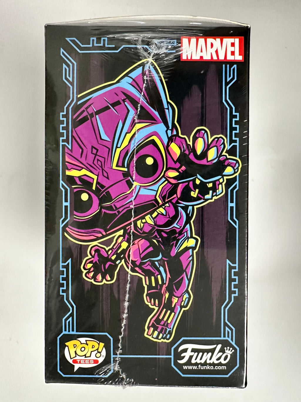 Funko Pop! & Medium Tee Marvel Black Light Black Panther #891 2022 Exclusive